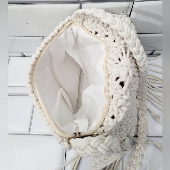 Ladies Small Off White Crochet Cotton Macrame Crossbody Purse Flap Zip Closure B - Picture 4 of 6